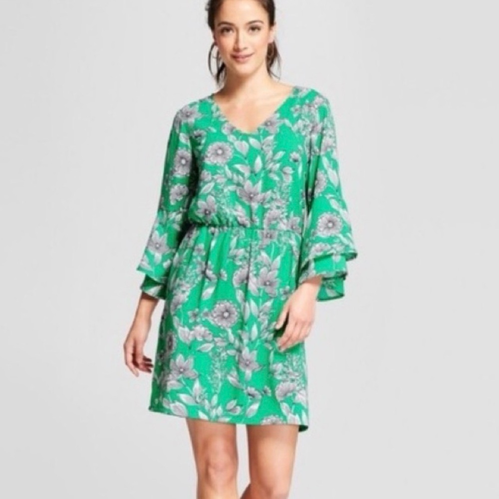 Medium | a new day Green Floral Long Sleeve Bell Sleeve Dress